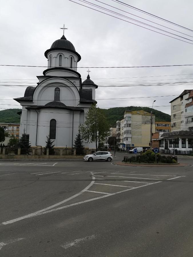 Apartament Asr Piatra Neamţ Екстериор снимка